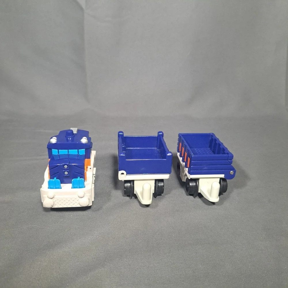 VTG 2003 Mattel GeoTrax Freightway Transport Train Engine 2 Cargo Cars Toy